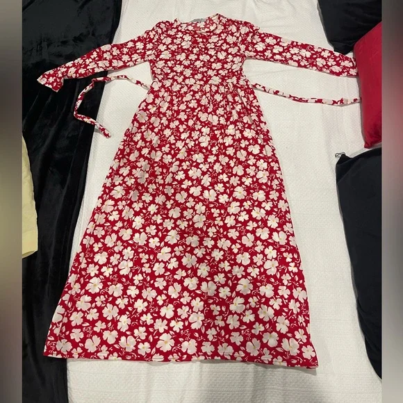New Red flower pattern modest maxi dress - Picture 4 of 11